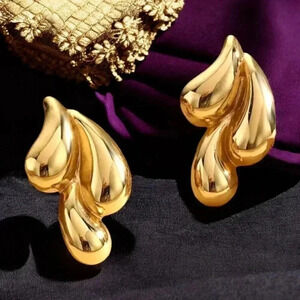 🆕️18K Gold Plated Stainless Steel Drop Earrings - Unique Teardrop Design✨